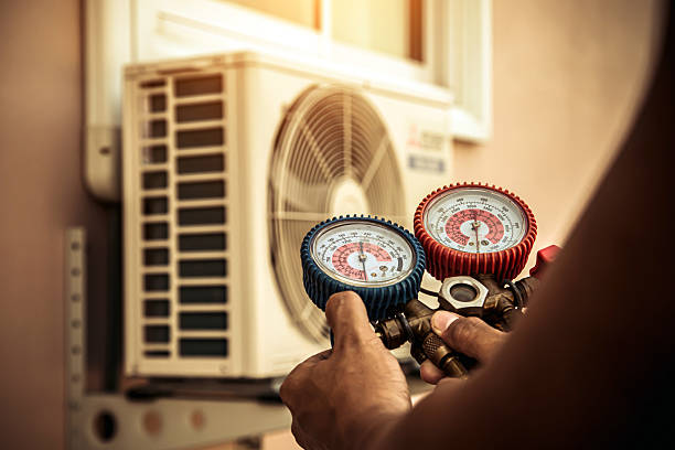 Professional Hvac technician working in Dunlap, OH